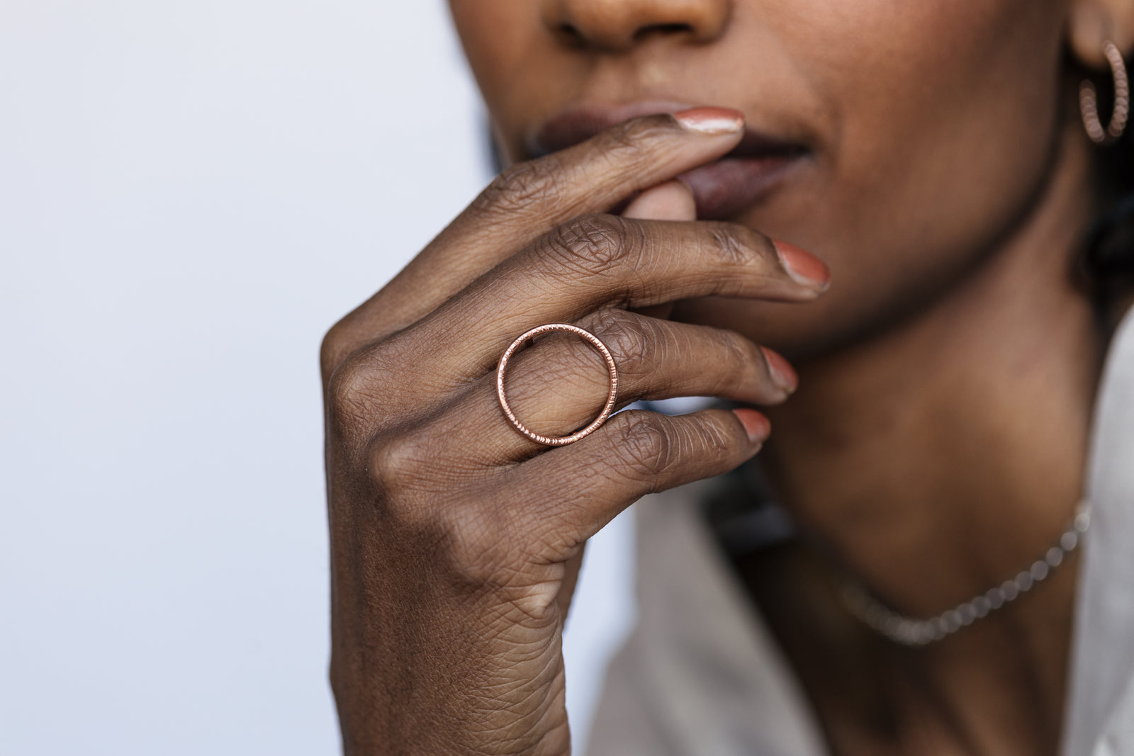Anita Ring – Bold Hammer Textured 14k Gold Circle Ring | Agapantha